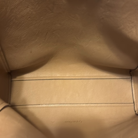 🔥Calvin Klein Leather Floral Tote and Pouch PRICED TO SELL - Picture 6 of 9